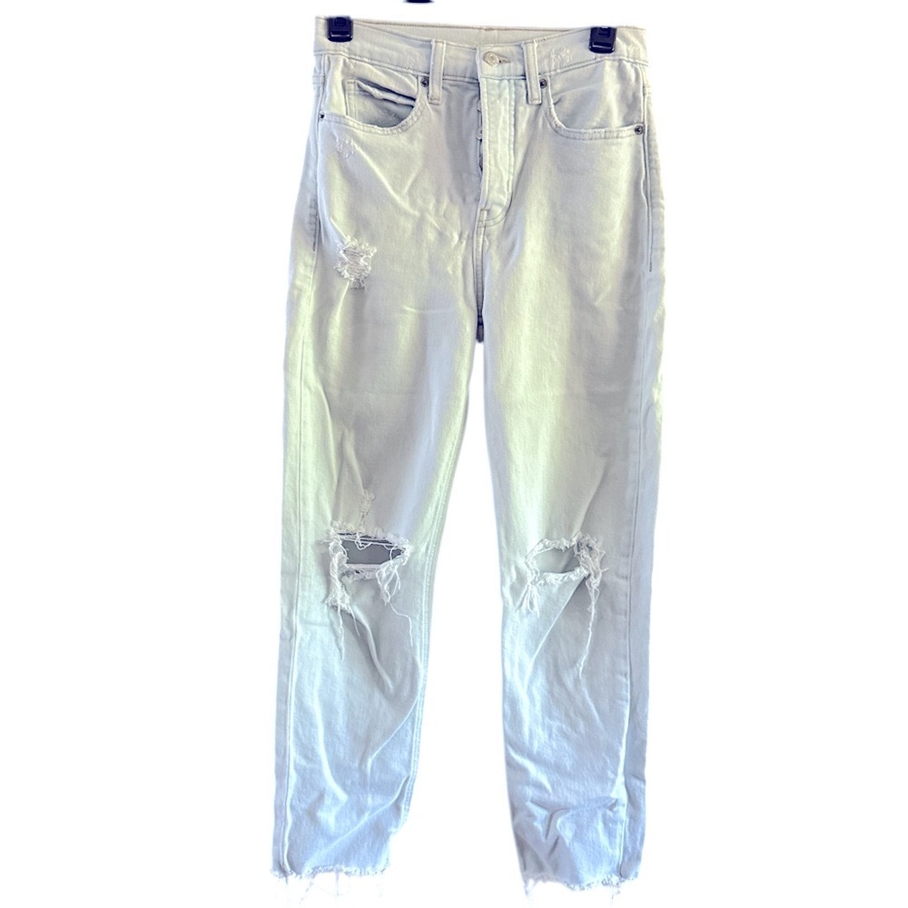 Old Navy Women’s Ski Hi Straight Button Fly Distressed Light Blue Jeans Size 2